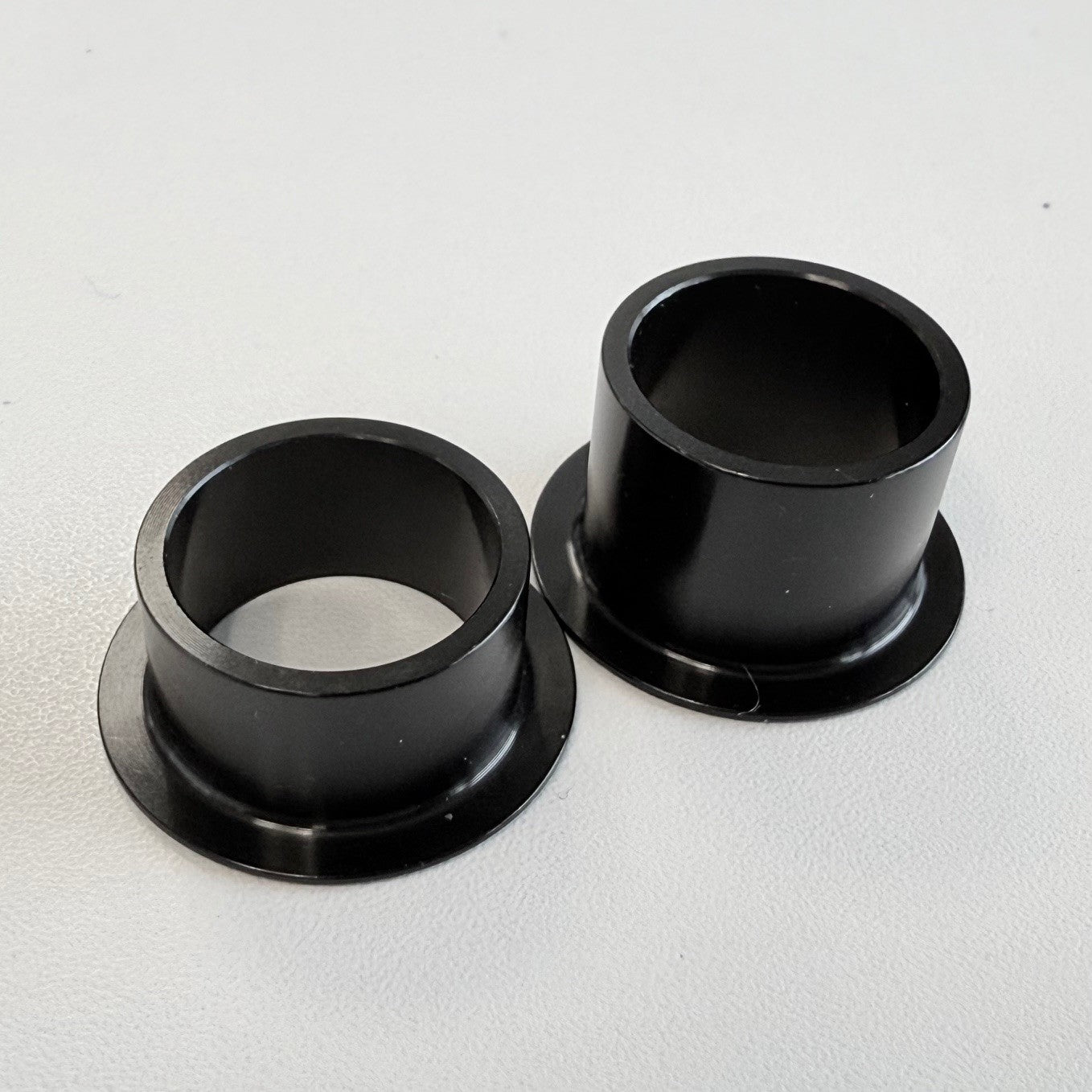 NEW DRACO FRONT HUB 20MM END CAPS